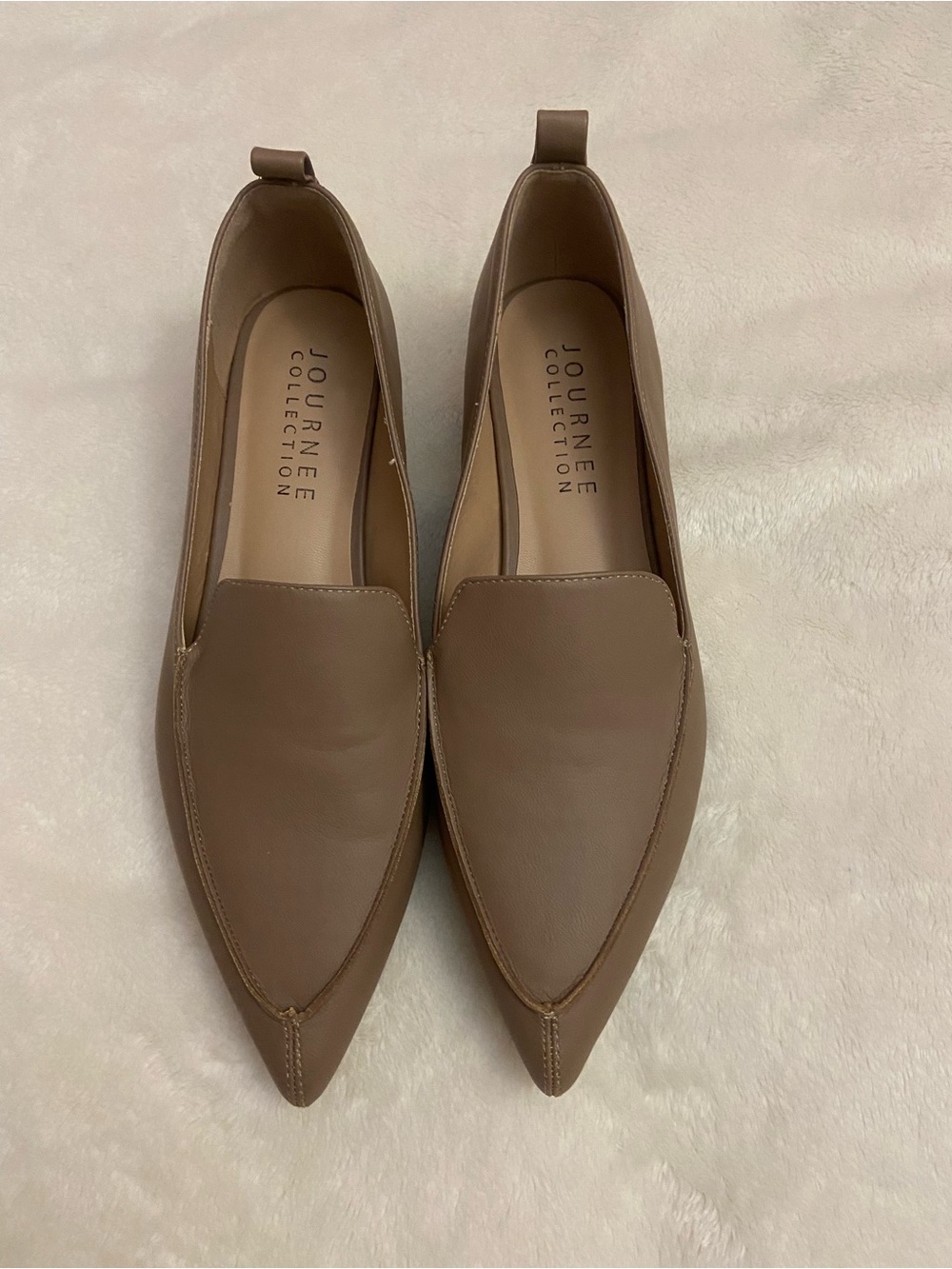 Journee Collection Women's Brown Pointed Toe Loafers size 9
